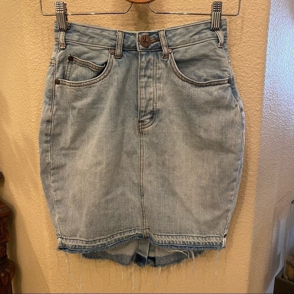 One Teaspoon Dresses & Skirts - ONE X ONETEASPOON Blue Raw Hem Jean Skirt Size 25